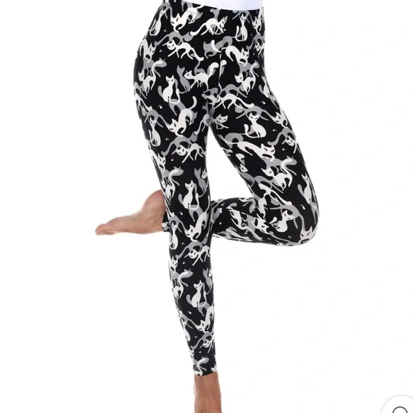 White Mark super soft mid rise, cat print leggings. One size fits most. New. - Picture 2 of 7